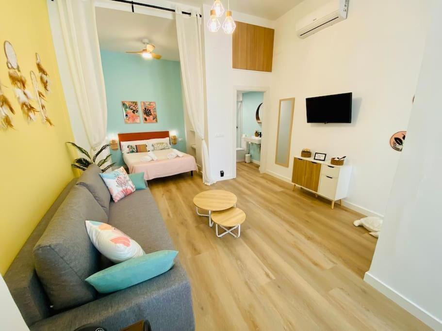 Ferienwohnung Beautiful And Charming Loft In Russafa Soho Valencia Exterior foto
